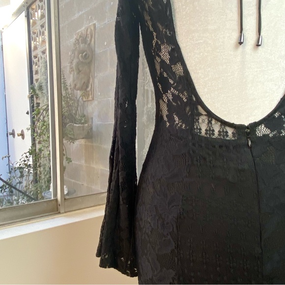 GUESS NWT Lace Bell Sleeve Open-Back Mini Dress, Sample Size S - Picture 11 of 11